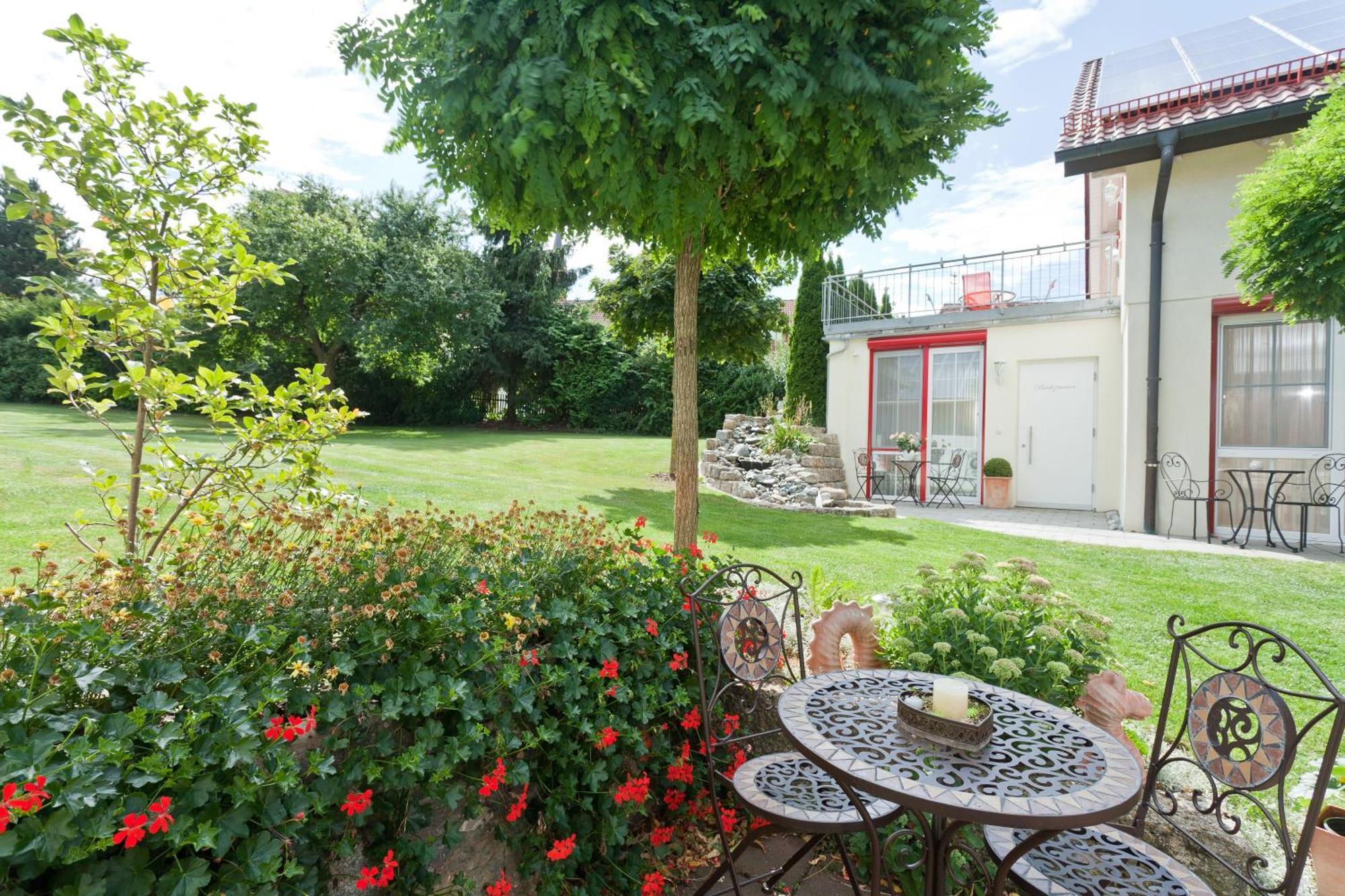 Engelhard Das Landhotel Garni Kirchheim am Ries Extérieur photo