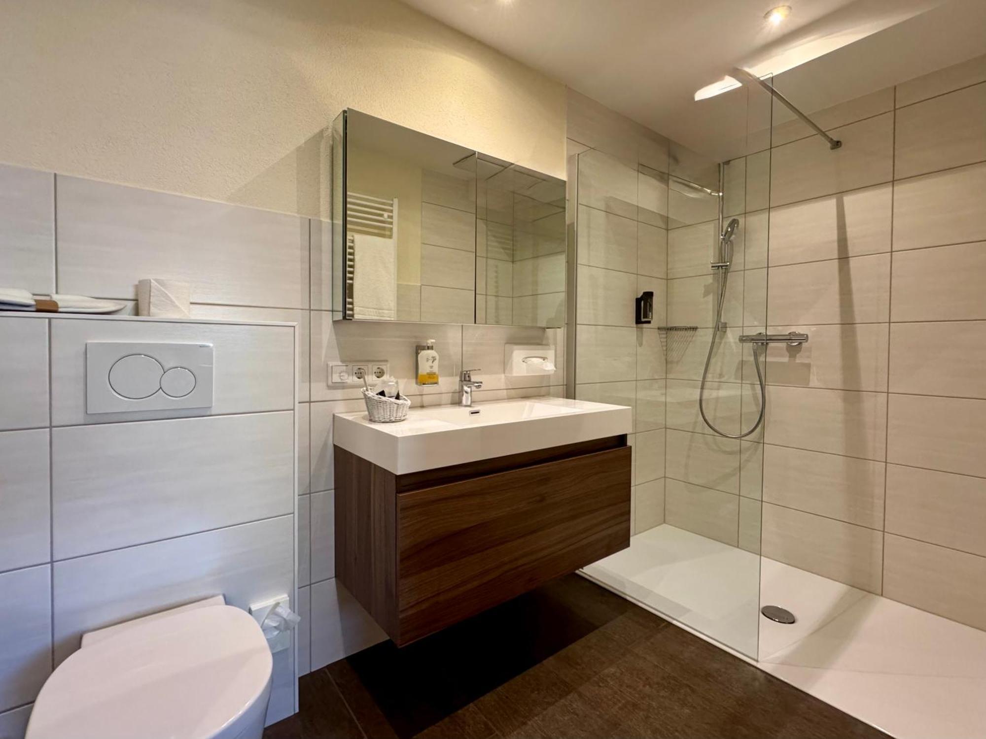 Engelhard Das Landhotel Garni Kirchheim am Ries Extérieur photo