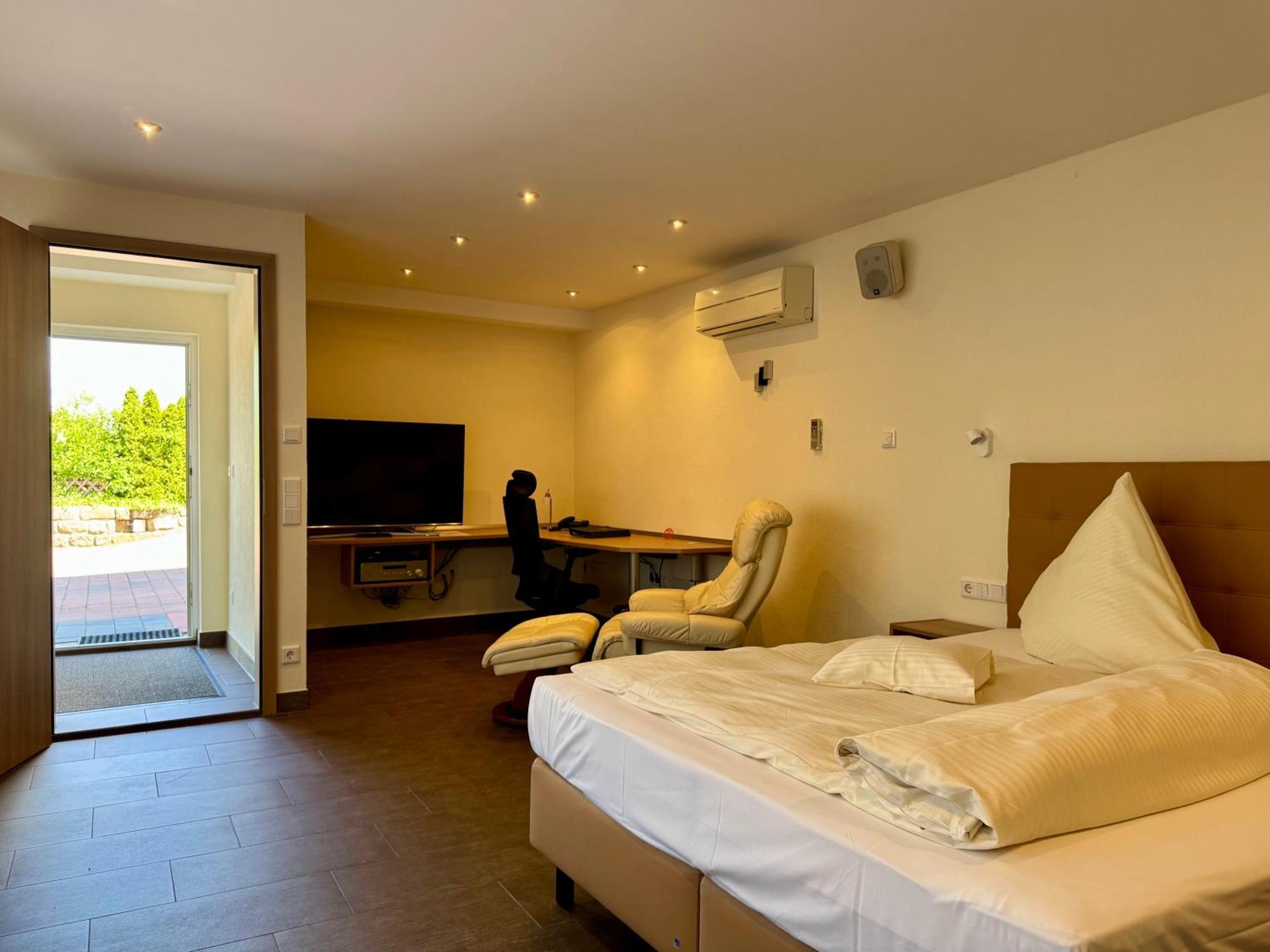 Engelhard Das Landhotel Garni Kirchheim am Ries Extérieur photo