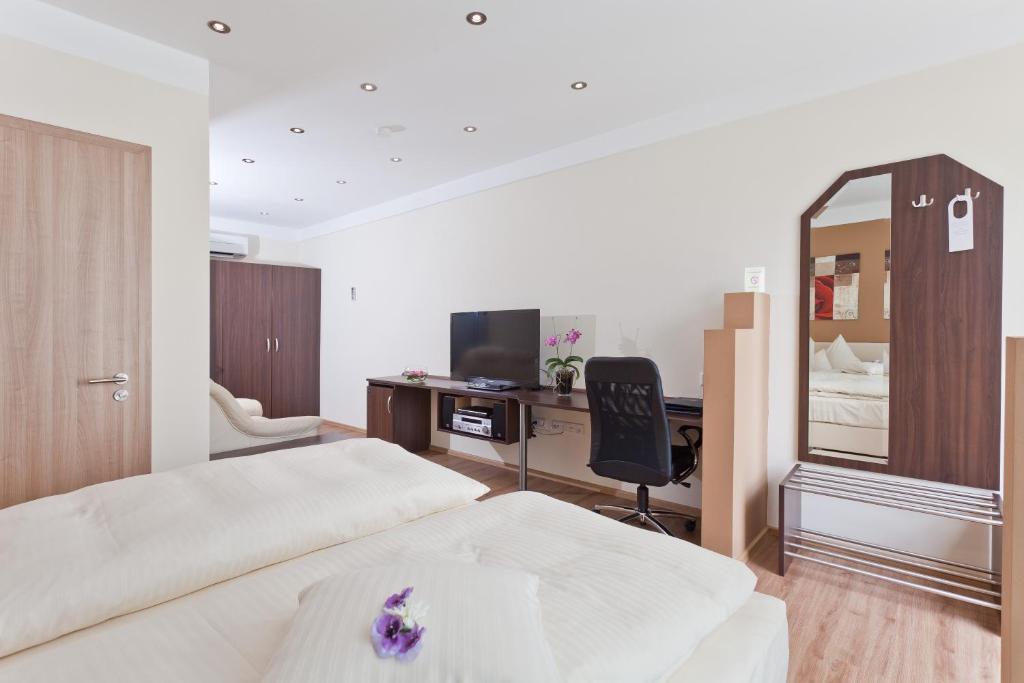 Engelhard Das Landhotel Garni Kirchheim am Ries Extérieur photo