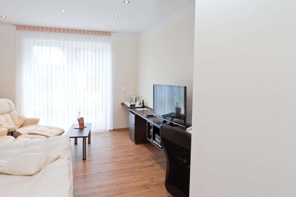 Engelhard Das Landhotel Garni Kirchheim am Ries Extérieur photo